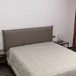 San Lorenzo's Nocleg ze śniadaniem
