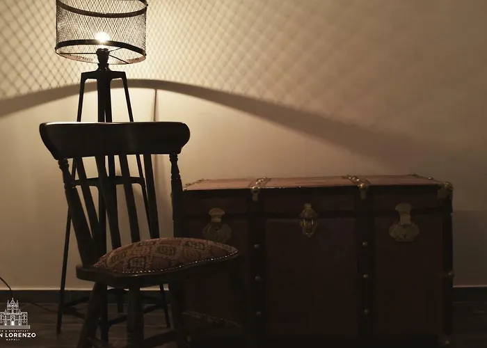 San Lorenzo's 3* نابولي